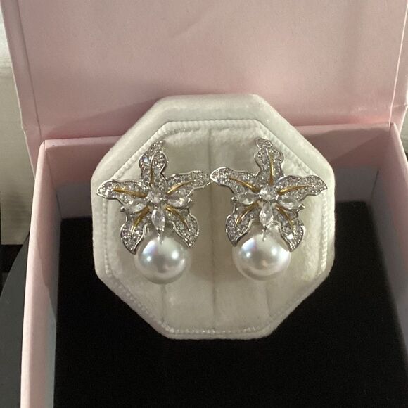 ✨Gorgeous Elegant Silver Cz Diamond Pave Star Lily &PearlPost back Earringss - Picture 6 of 17